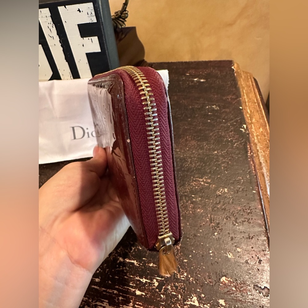 Beautiful Dior Patent Leather Bicolor Wallet - Picture 6 of 16